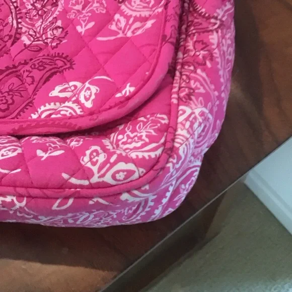 Vera Bradley Hot Pink White Stamped Paisley Lighten Up Nylon Messenger Bag Purse - Picture 5 of 9